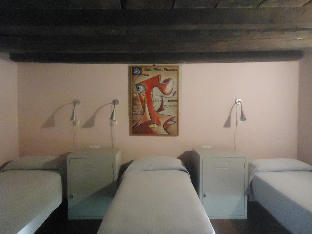 Protezione Della Giovane - Female Hostel Verona Room photo